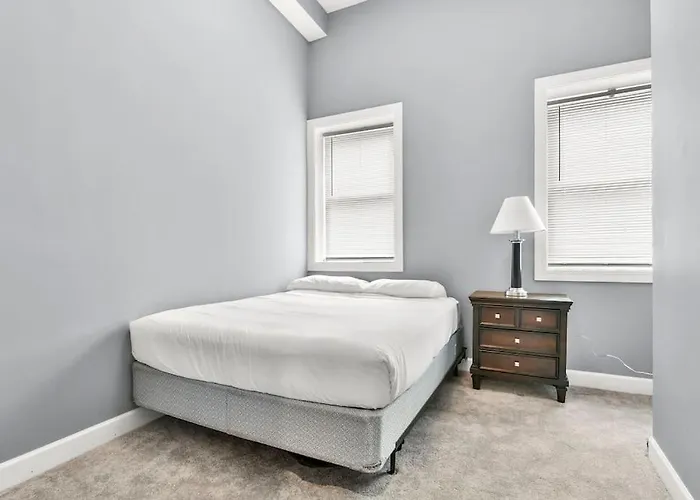 Lovely 2-bedroom Unit In Springfriend